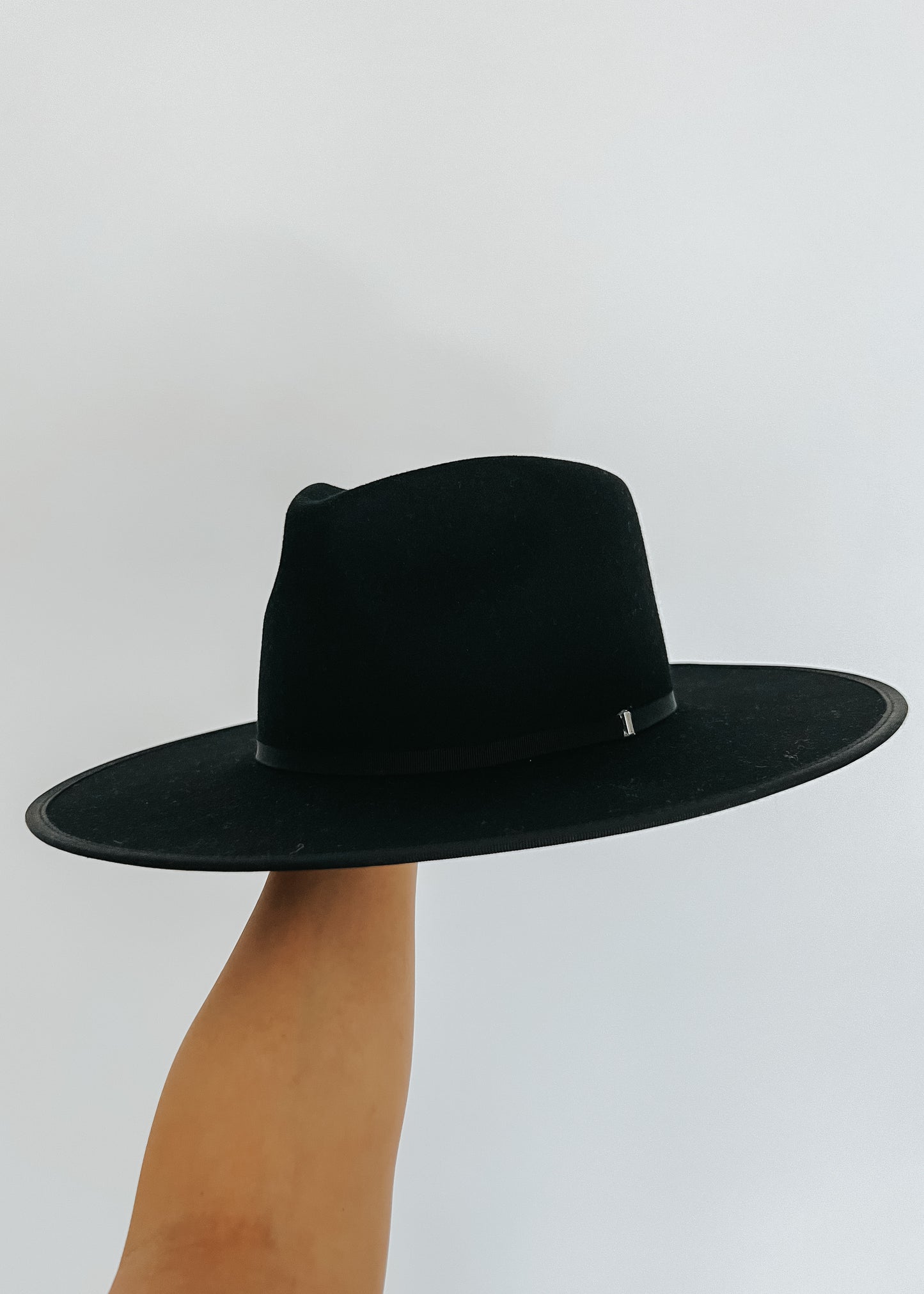 wide brim- black